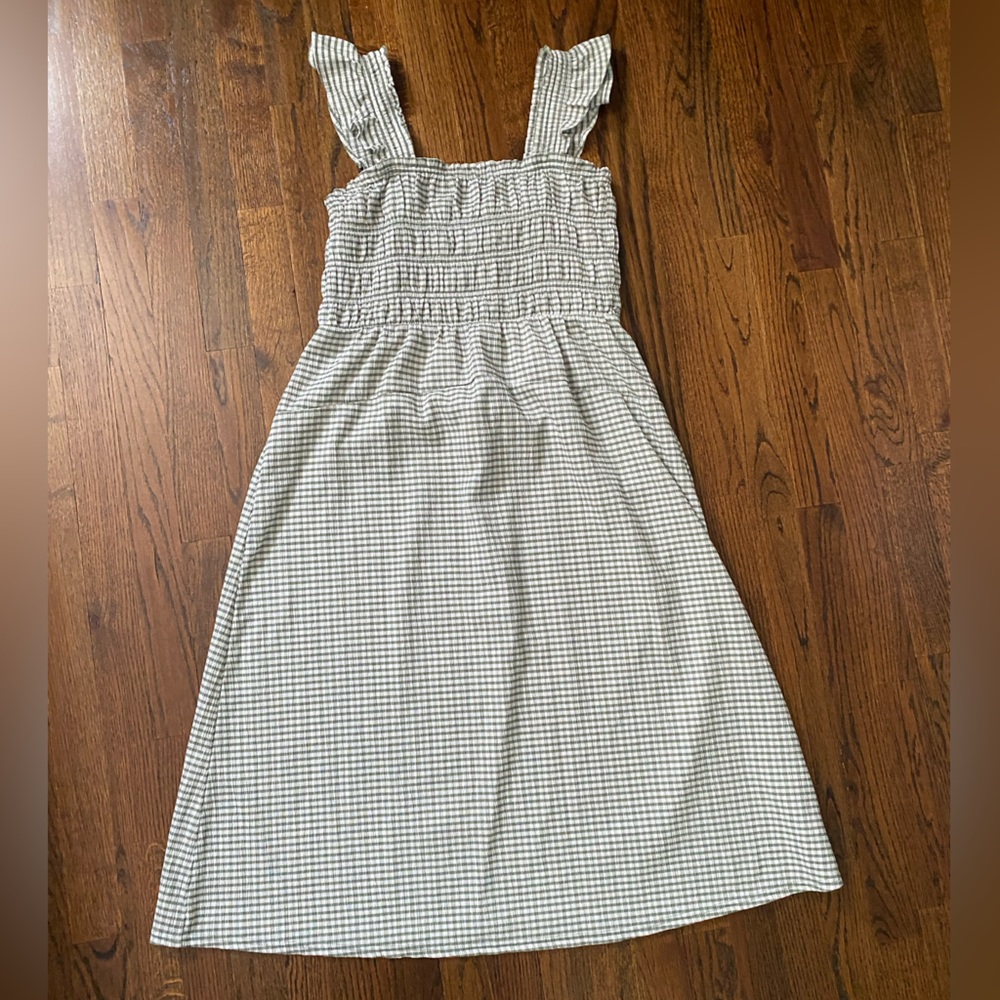 Old Navy- Green Gingham Sundress with Ruffle Straps women’s size M petite midi